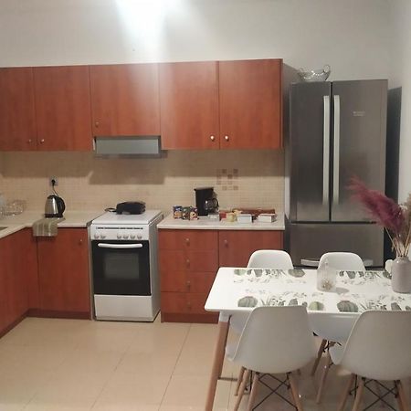 Mama Marina Apartement Near To The Airport Andimáhia Kültér fotó